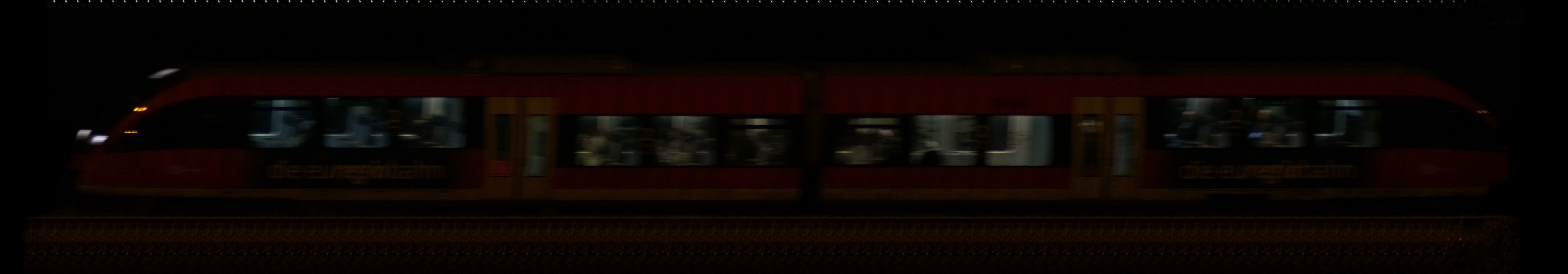 There should be a train photo here :'(