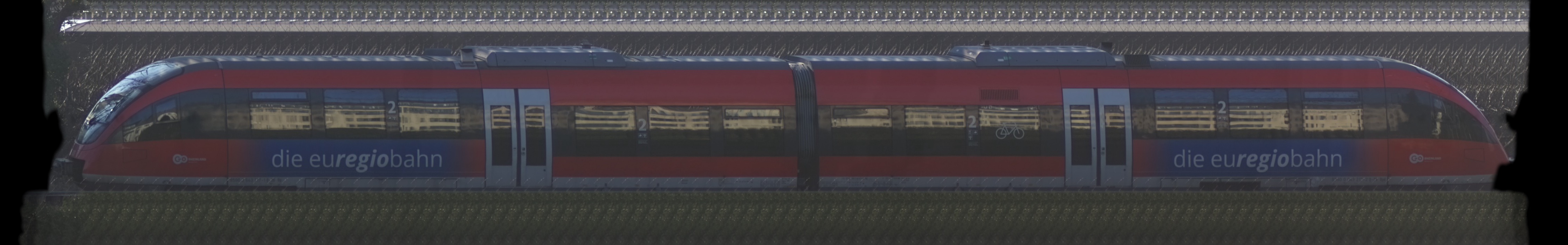 There should be a train photo here :'(