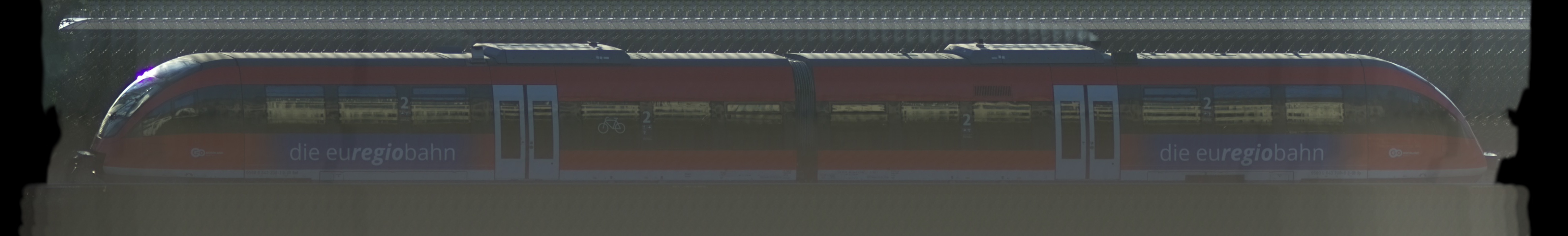 There should be a train photo here :'(