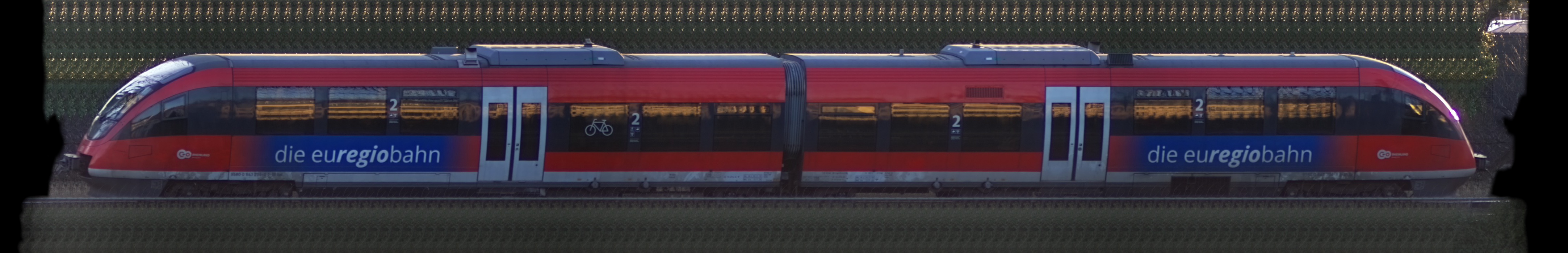 There should be a train photo here :'(