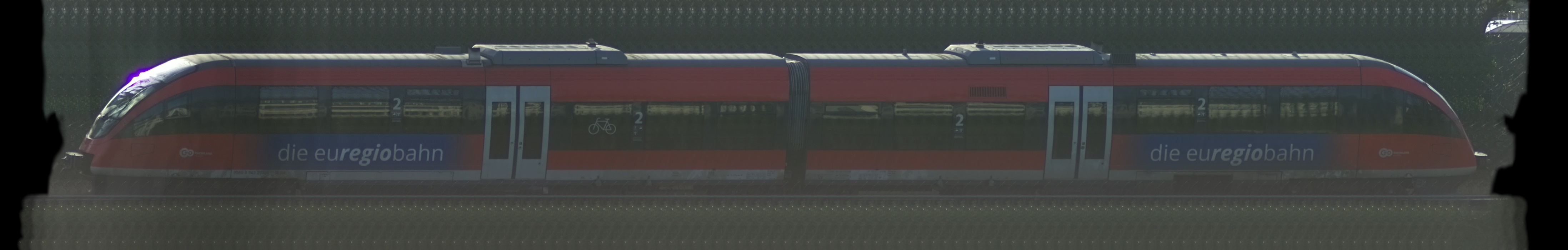 There should be a train photo here :'(