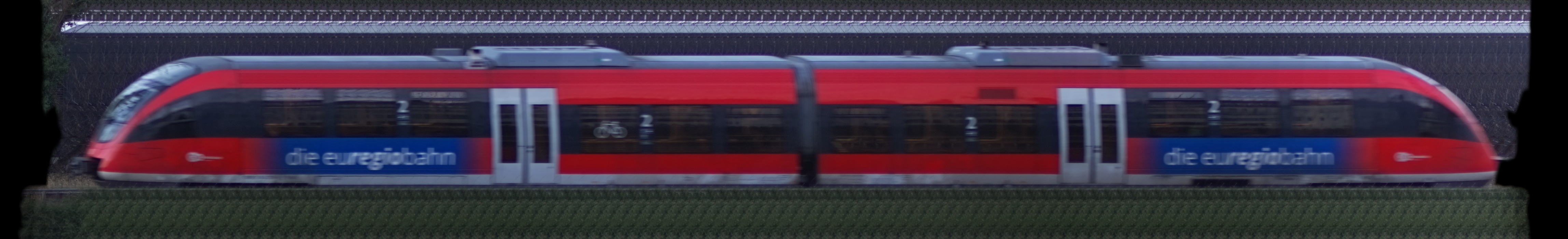 There should be a train photo here :'(