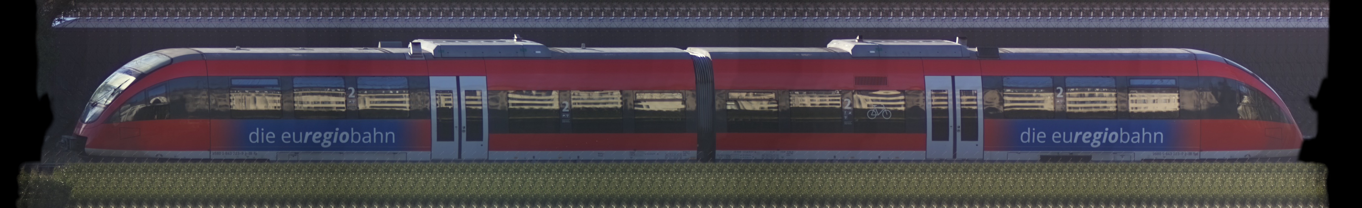 There should be a train photo here :'(