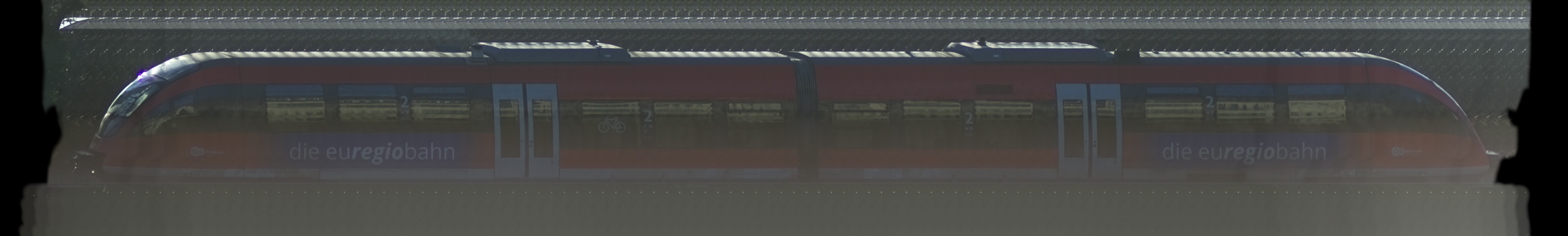 There should be a train photo here :'(