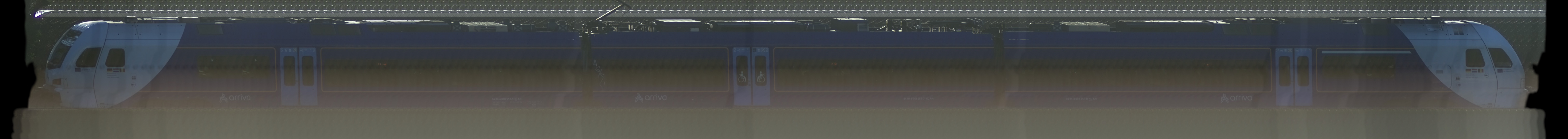 There should be a train photo here :'(