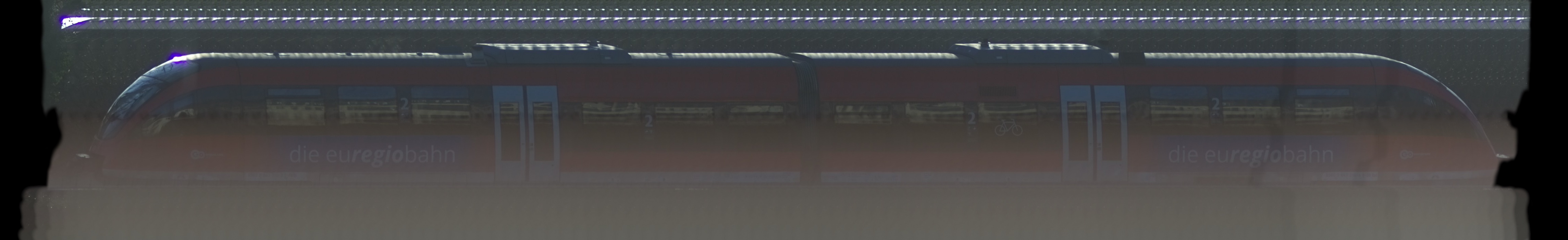 There should be a train photo here :'(