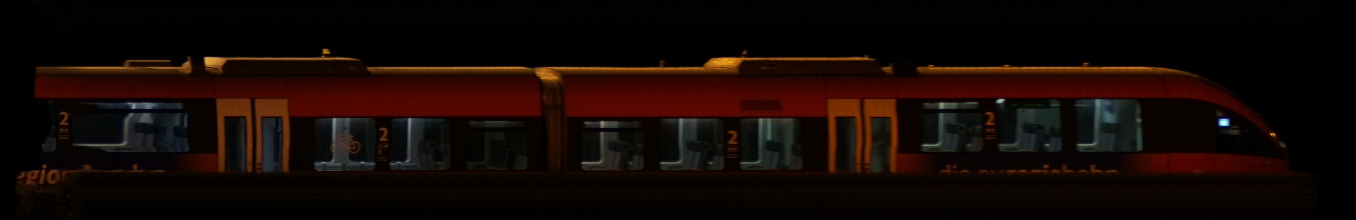 There should be a train photo here :'(