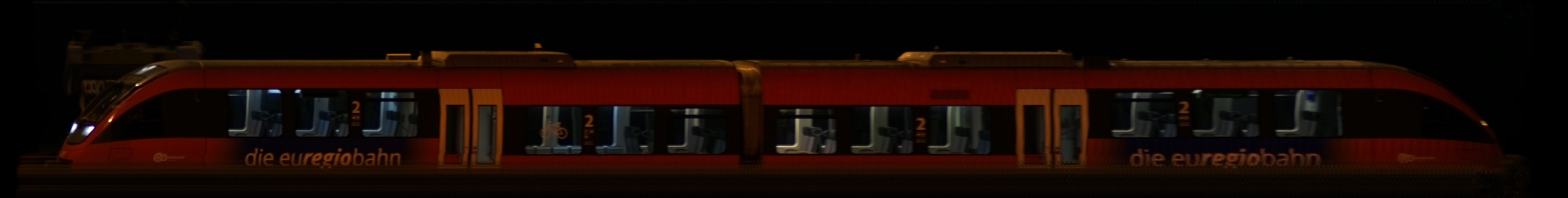 There should be a train photo here :'(