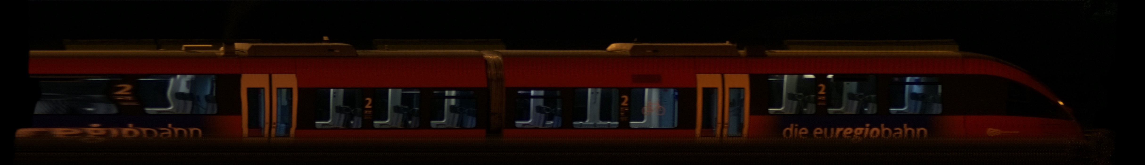 There should be a train photo here :'(