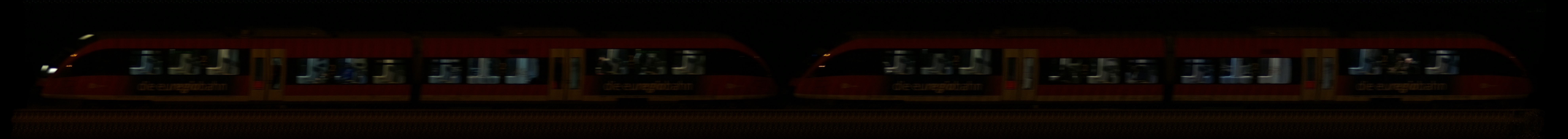 There should be a train photo here :'(