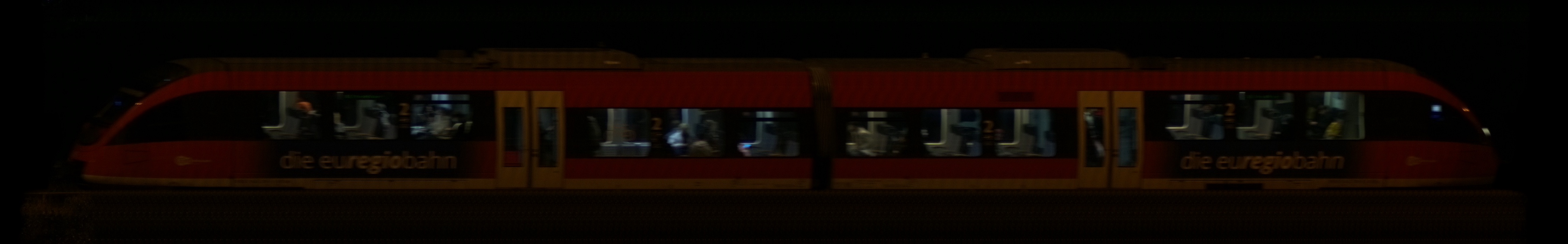 There should be a train photo here :'(