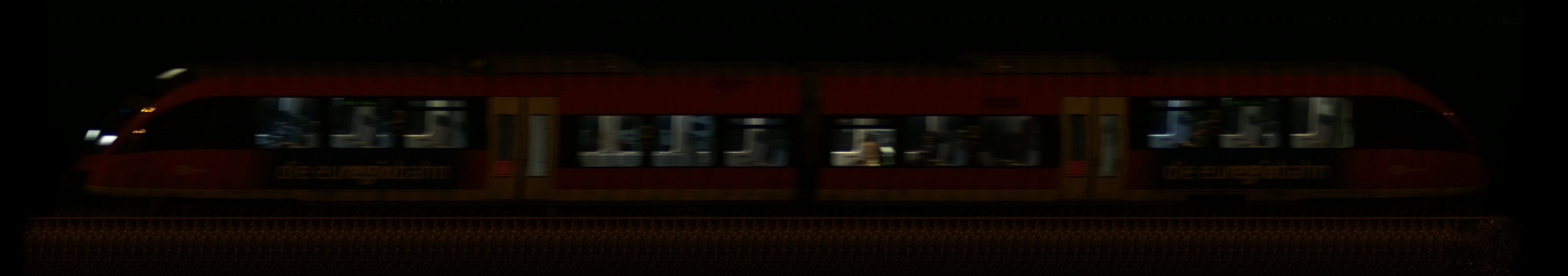 There should be a train photo here :'(