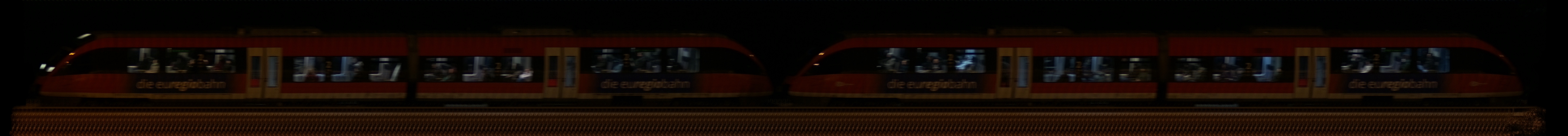 There should be a train photo here :'(