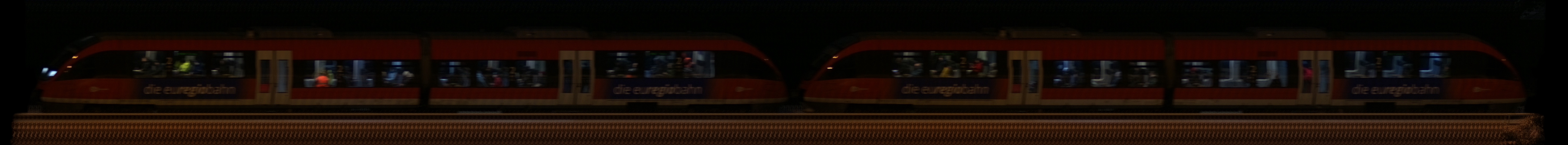 There should be a train photo here :'(