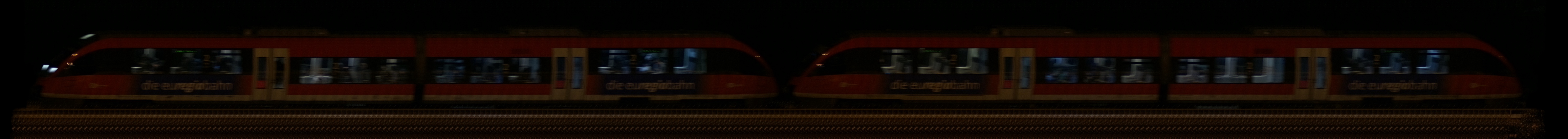 There should be a train photo here :'(