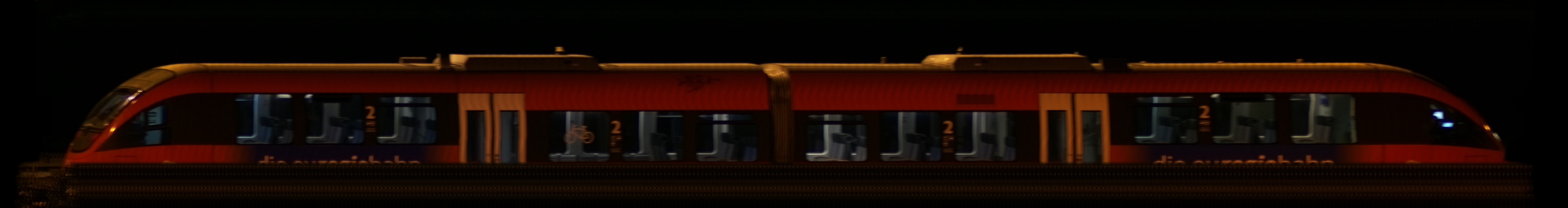 There should be a train photo here :'(