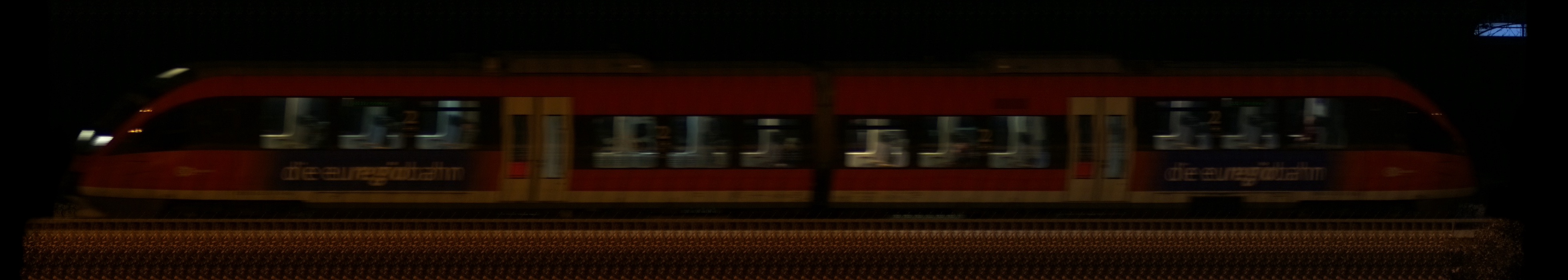 There should be a train photo here :'(