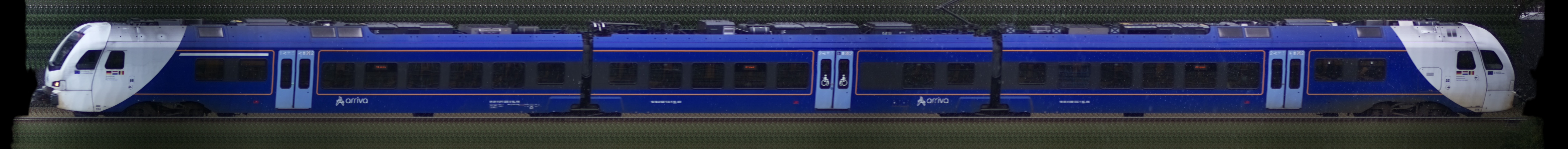 There should be a train photo here :'(