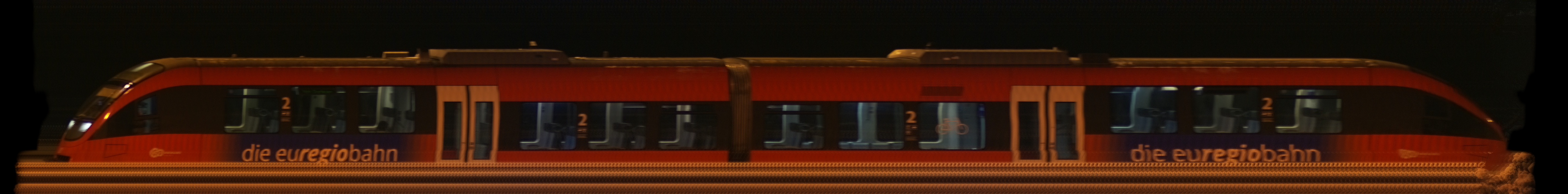 There should be a train photo here :'(