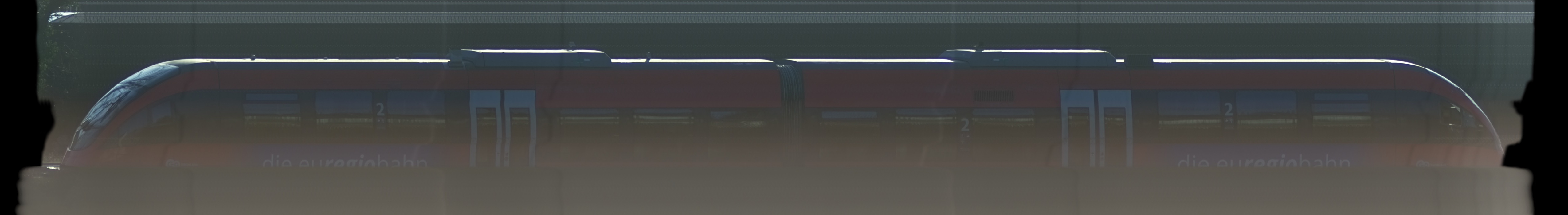 There should be a train photo here :'(