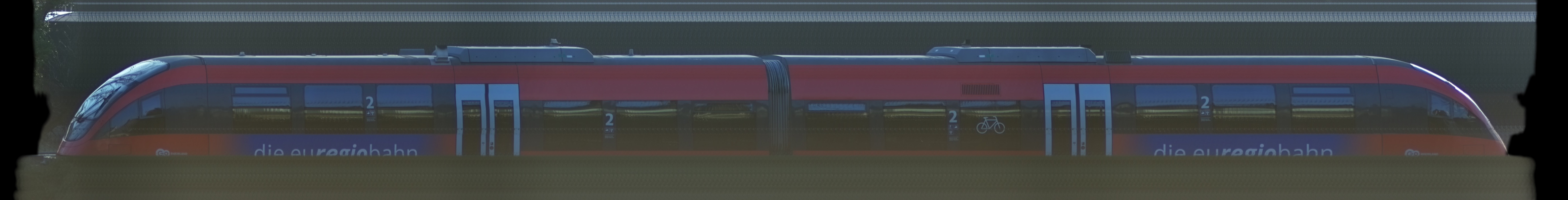 There should be a train photo here :'(