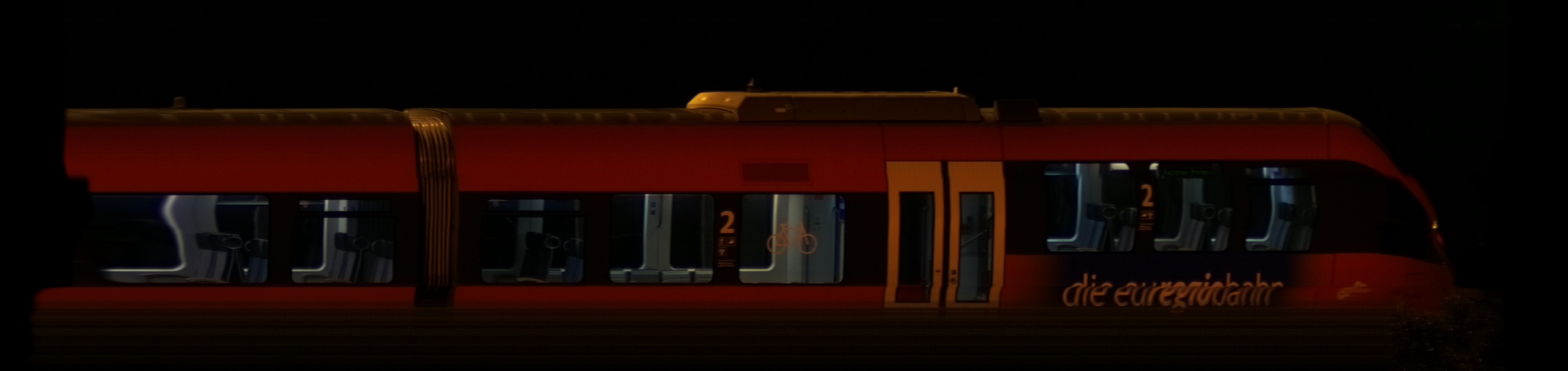 There should be a train photo here :'(