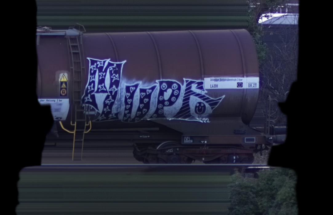 There should be a train photo here :'(