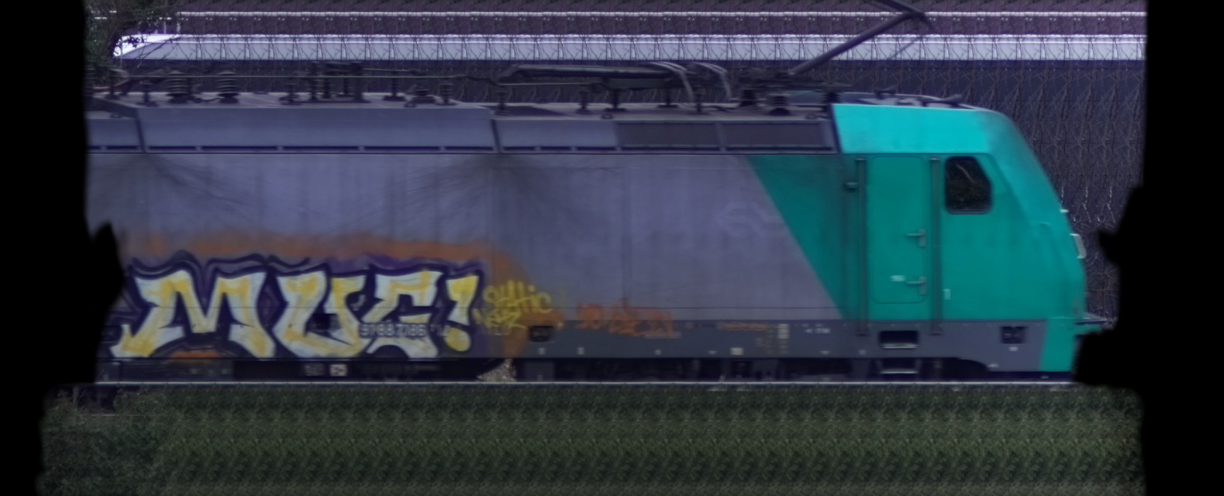 There should be a train photo here :'(