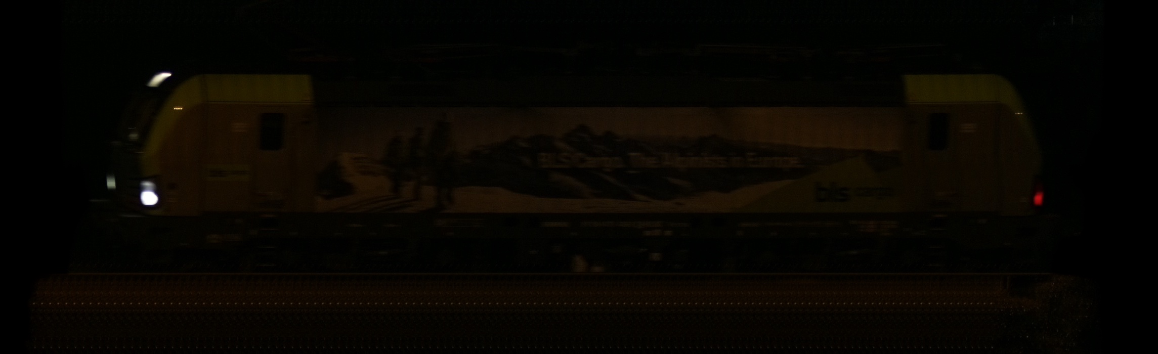 There should be a train photo here :'(