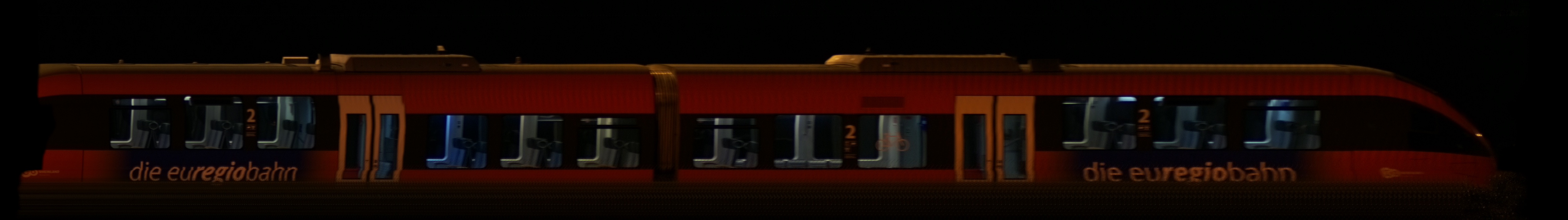 There should be a train photo here :'(