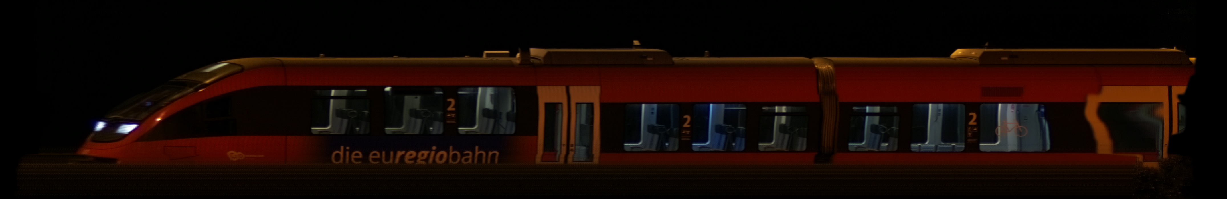 There should be a train photo here :'(