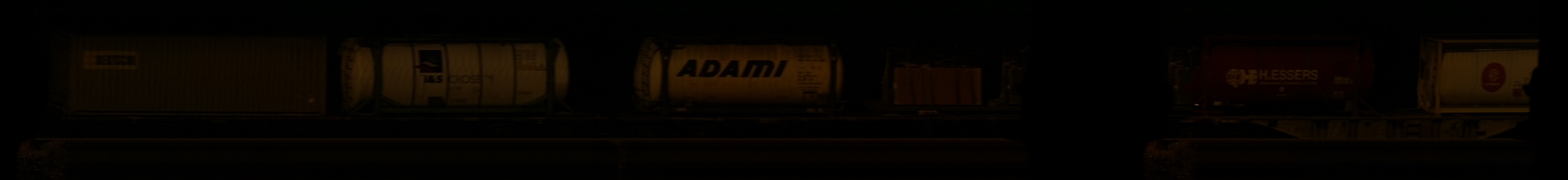 There should be a train photo here :'(