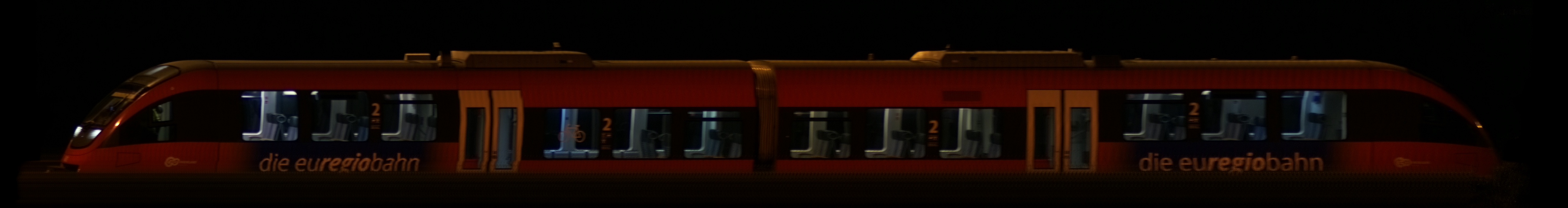 There should be a train photo here :'(