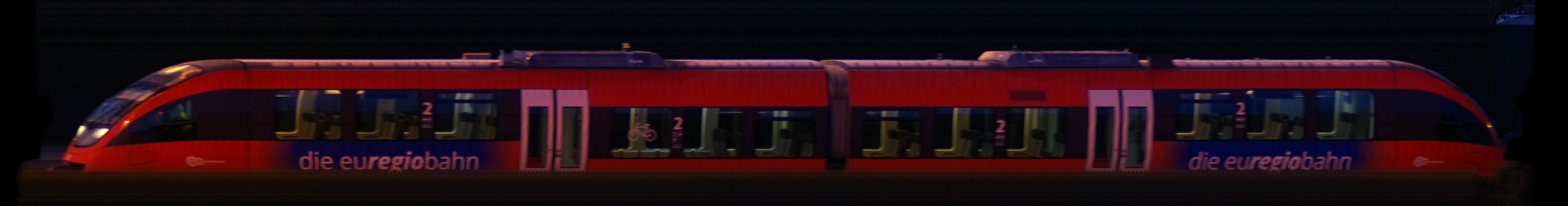 There should be a train photo here :'(