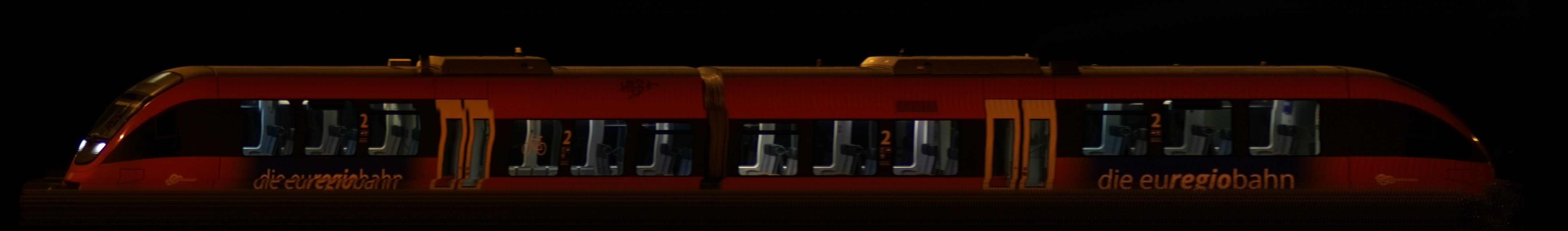 There should be a train photo here :'(