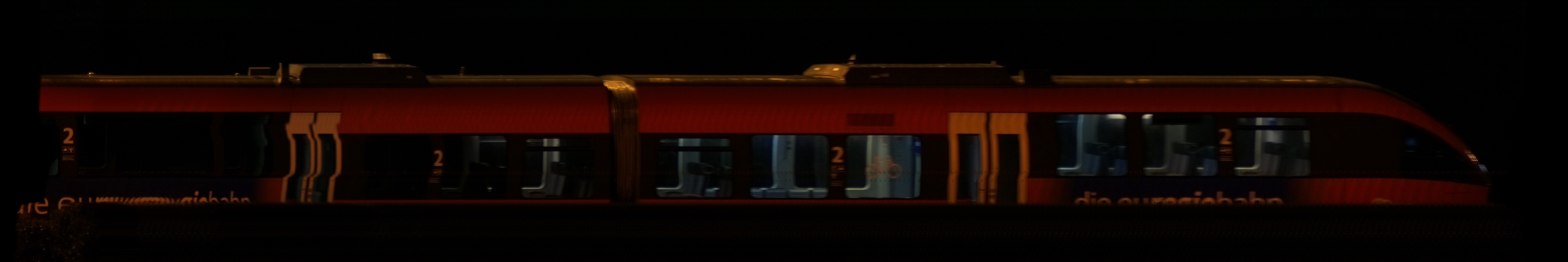 There should be a train photo here :'(