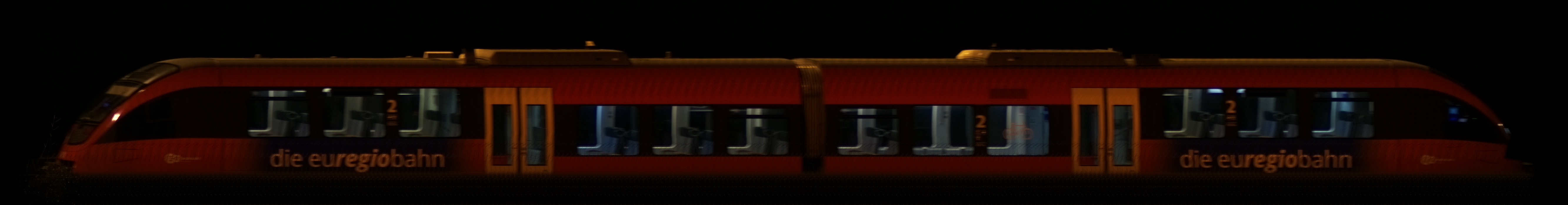 There should be a train photo here :'(