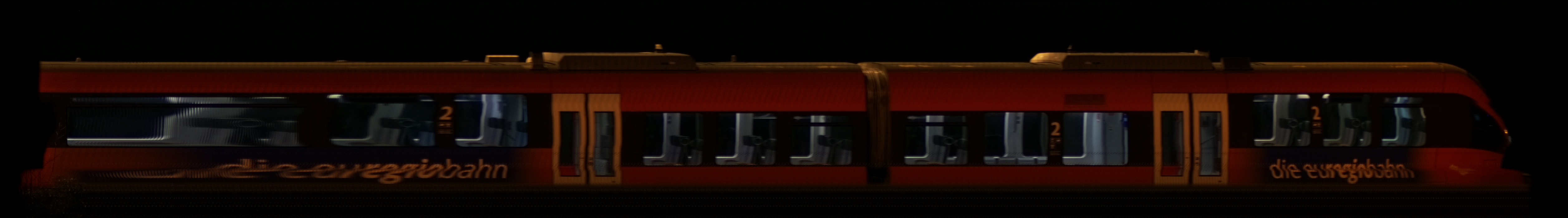 There should be a train photo here :'(