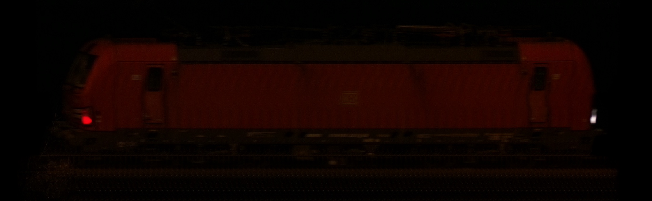 There should be a train photo here :'(