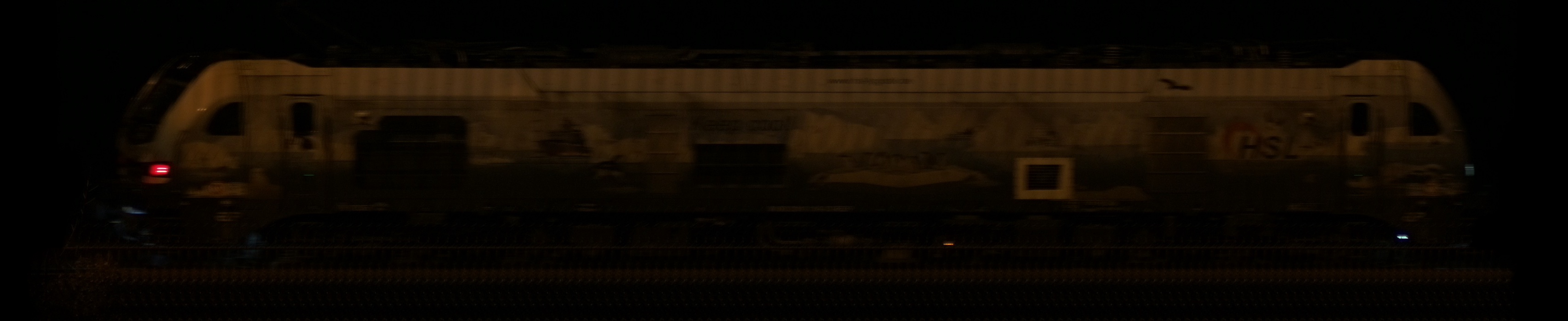 There should be a train photo here :'(