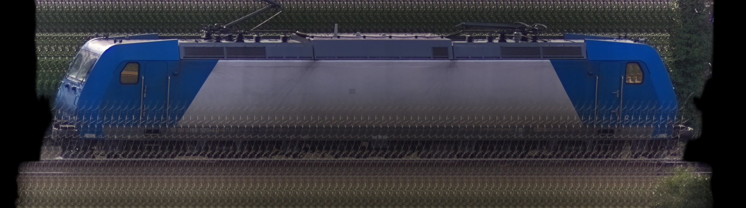 There should be a train photo here :'(