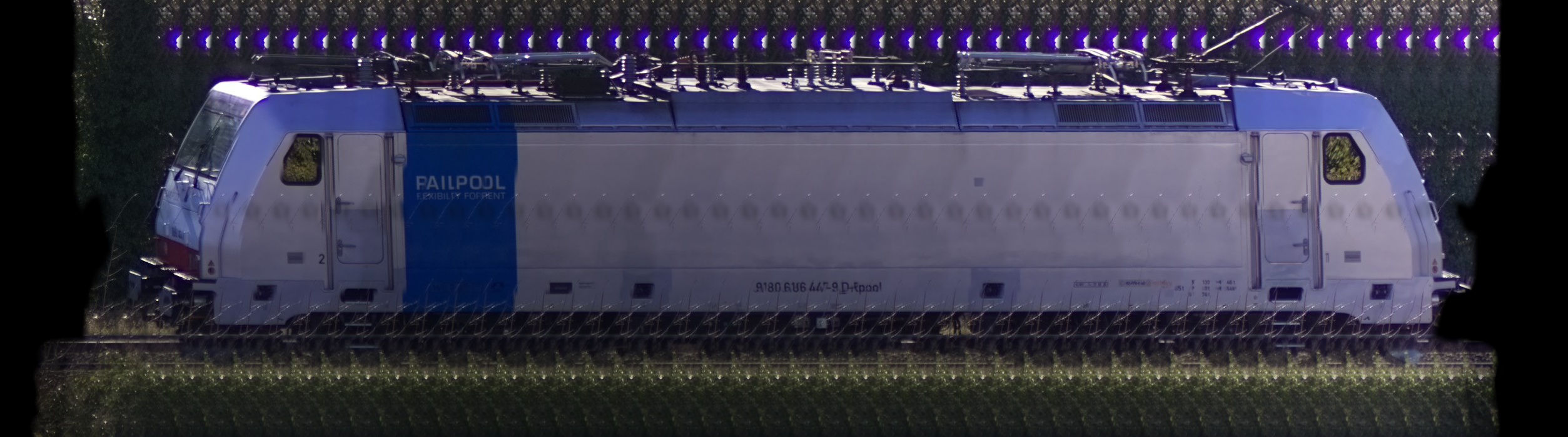 There should be a train photo here :'(