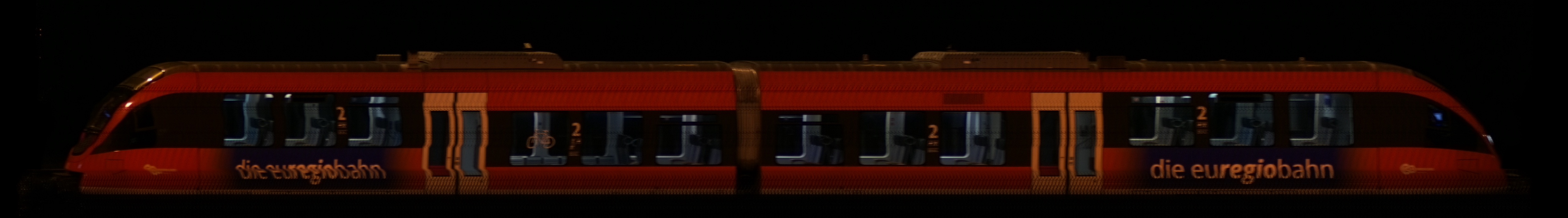 There should be a train photo here :'(