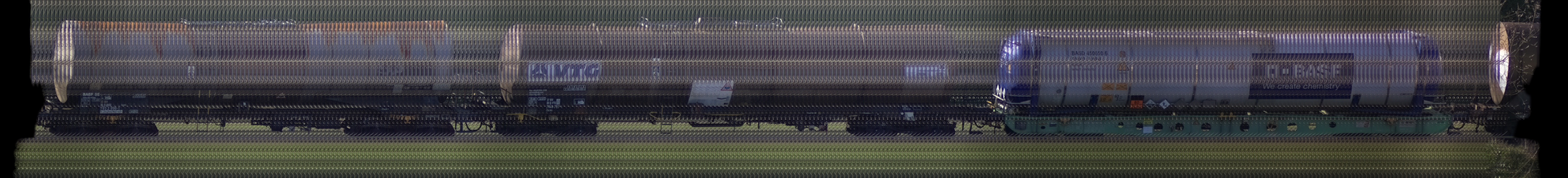 There should be a train photo here :'(