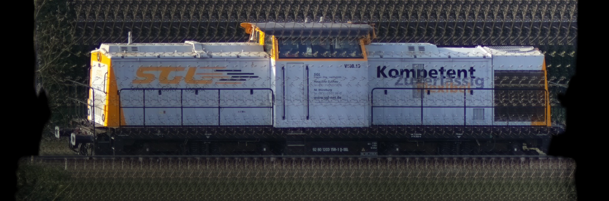 There should be a train photo here :'(