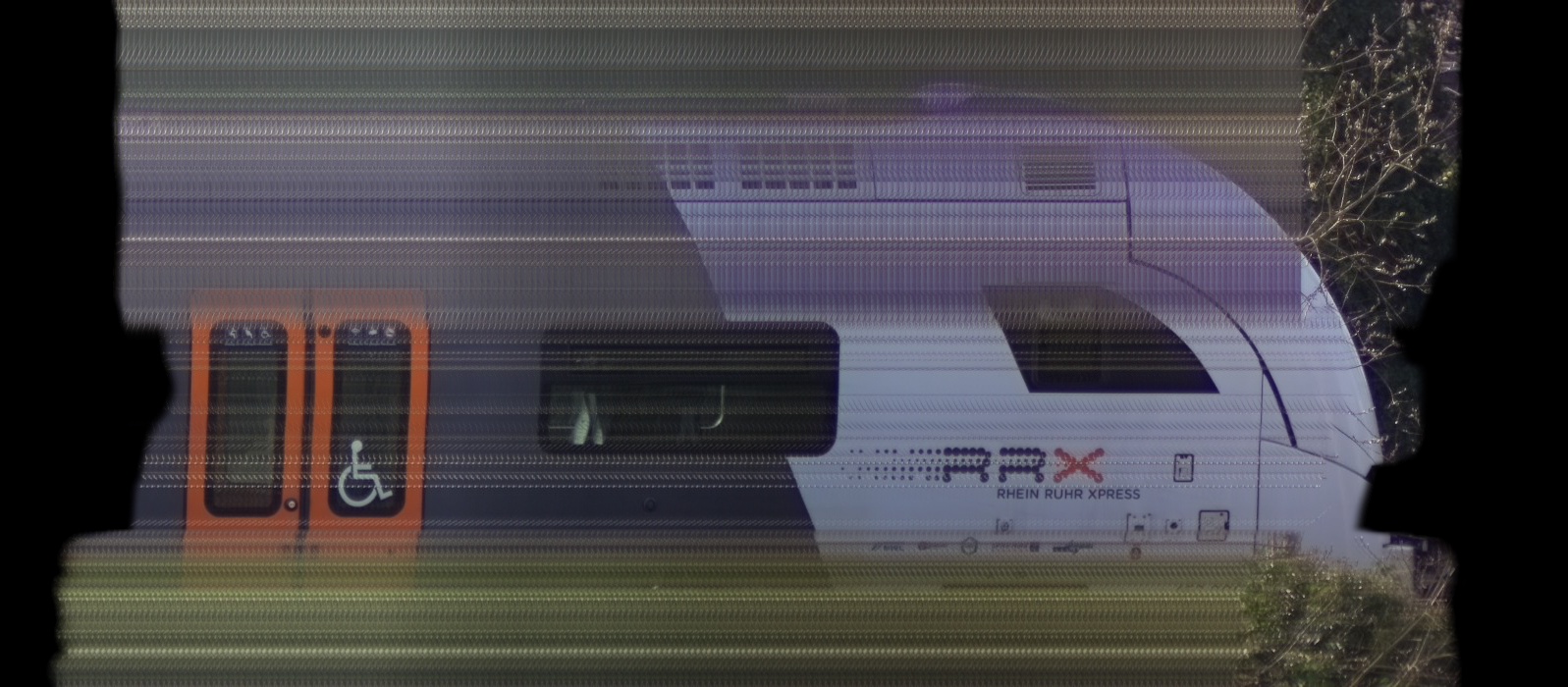 There should be a train photo here :'(