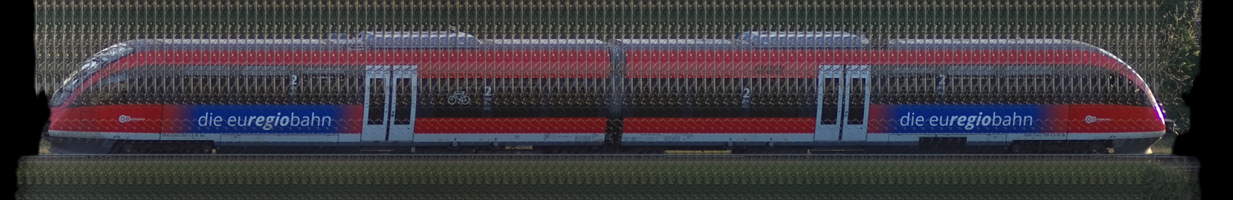 There should be a train photo here :'(