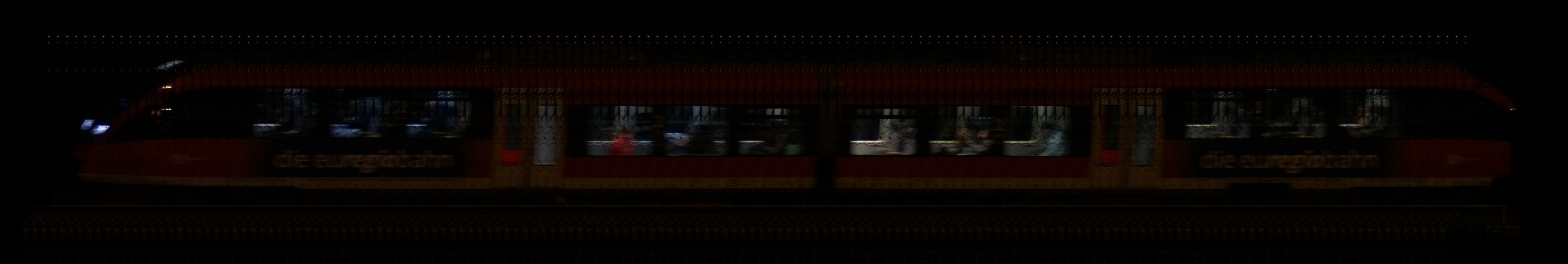 There should be a train photo here :'(