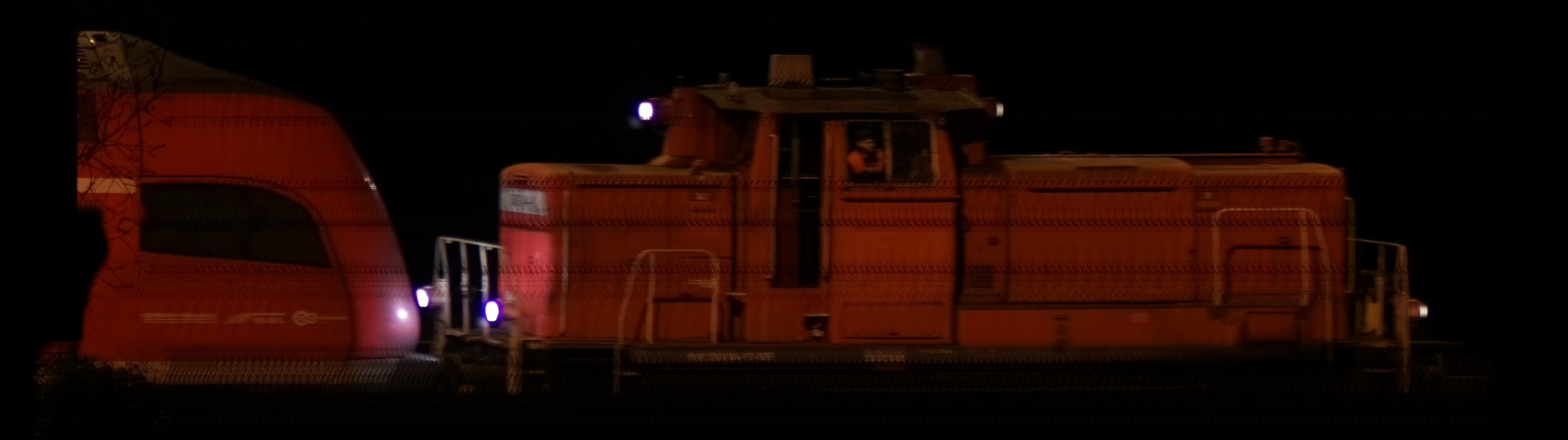 There should be a train photo here :'(