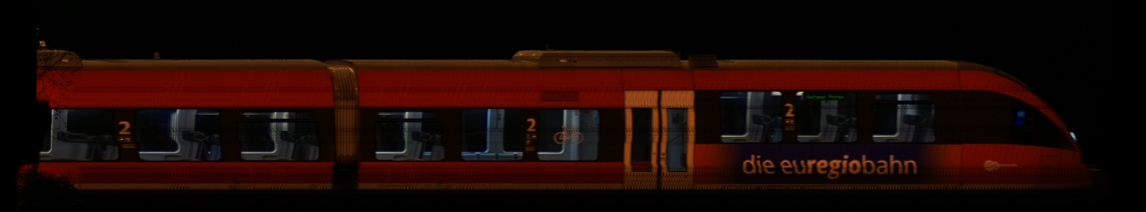 There should be a train photo here :'(